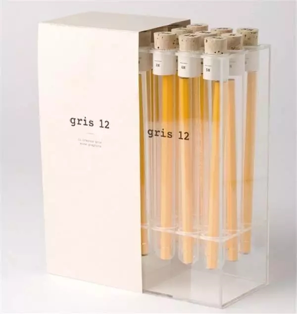 看著像試管,其實(shí)是鉛筆的包裝